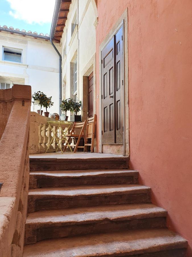 Au Coeur Du Centre Historique - Immeuble Classe - Terrasse - Climatise Nîmes Zewnętrze zdjęcie